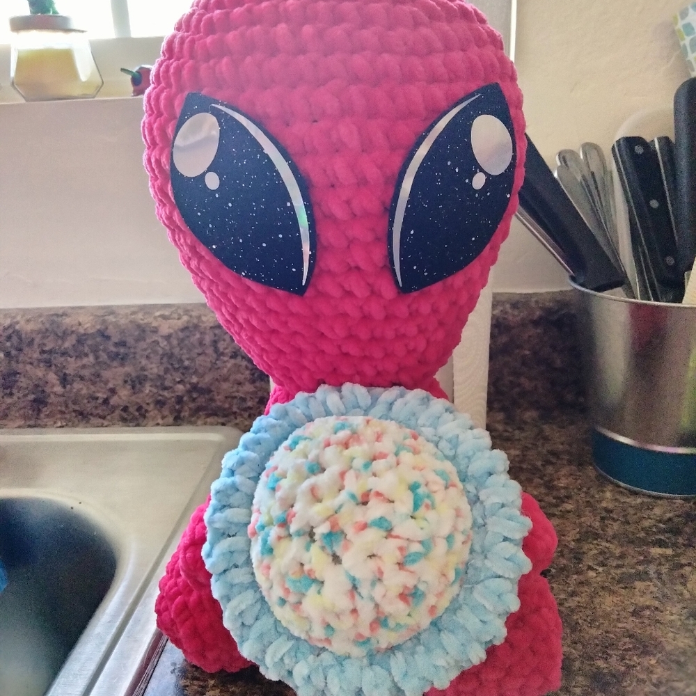 Crochet alien NWOT